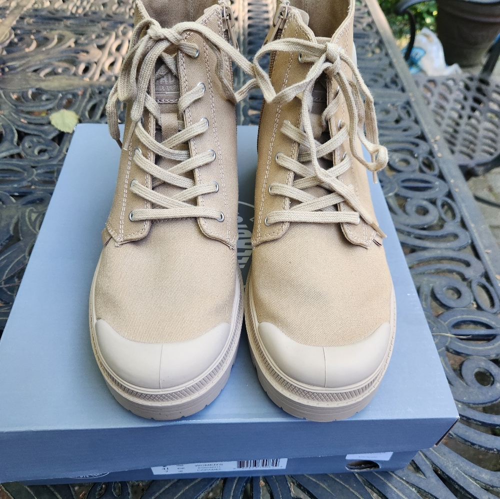Boots- Palladium